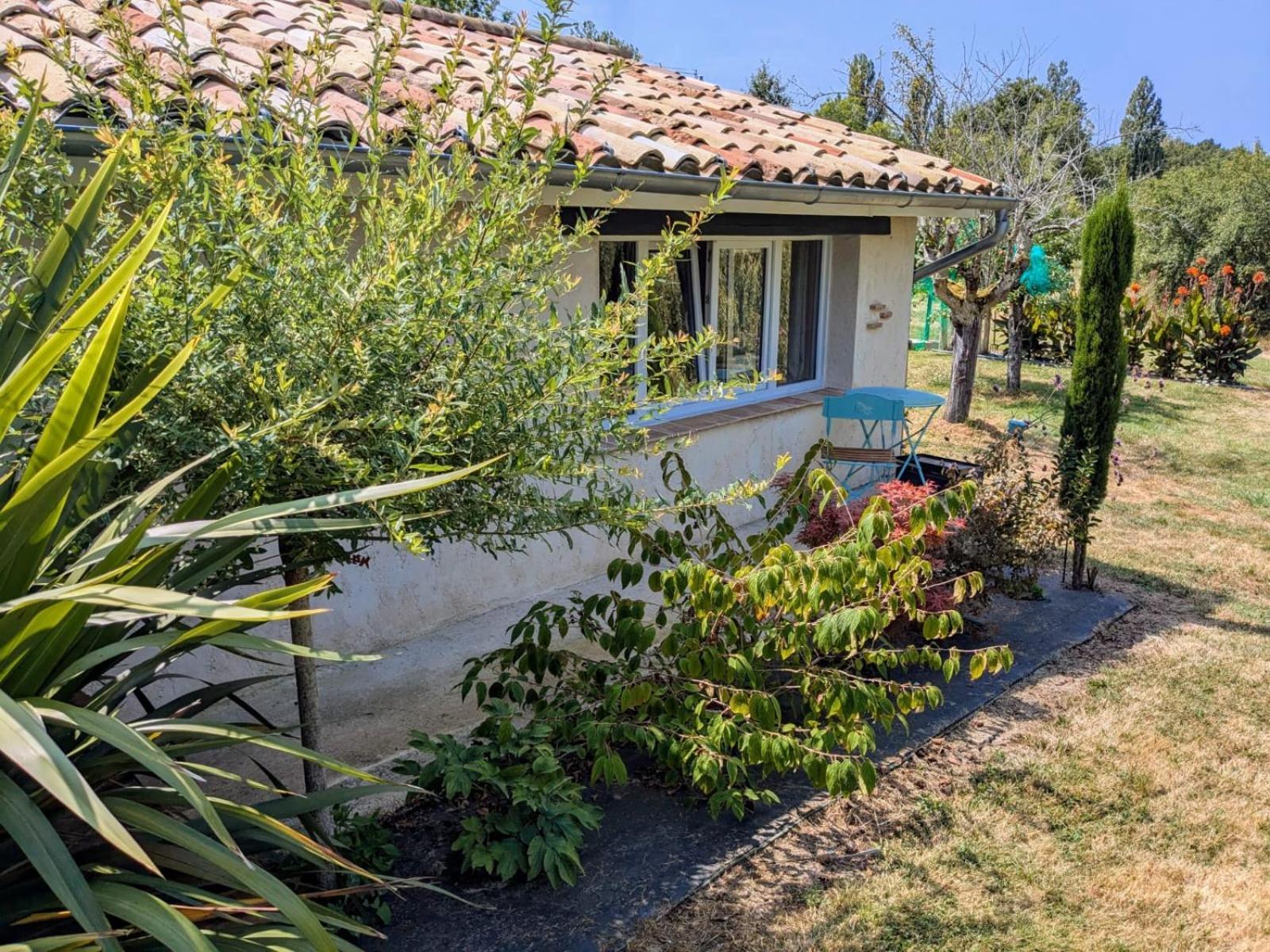 Gite Charme Et Campagne Montazeau 外观 照片
